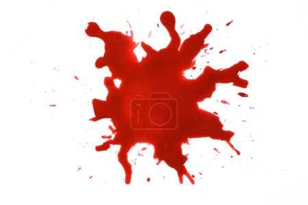 Foto de Gotas de sangre, salpicaduras o charcos aislados en blanco - Imagen libre de derechos