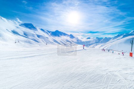 Téléchargez les photos : Austria Schneegebiet Skigebiet Ski Fahren Serfaus abfahrt einsame piste winterferien, urlaub in den bergen, skiferien, snowboard winterferien winterurlaub schneeeromantik skiort skiferien snowboard - en image libre de droit