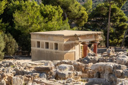 Foto de Knossos, Heraklion, Creta, Grecia - 21 de septiembre de 2023 - Las ruinas del hermoso Palacio de Knossos, Creta, Grecia. - Imagen libre de derechos