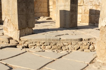 Foto de Knossos, Heraklion, Creta, Grecia - 21 de septiembre de 2023 - El sistema de sudor subterráneo minoico de 4000 años de antigüedad en el Palacio de Knossos. - Imagen libre de derechos