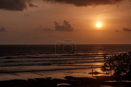 Scène au coucher du soleil à Ladghar plage Dapoli, situé à 200 kms de Pune sur la côte ouest du Maharashtra Inde.