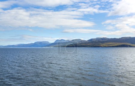 Foto de El mar de las Hébridas. Fotografía tomada desde el ferry que conecta Mallaig con la Isla de Skye - Imagen libre de derechos