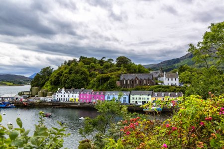 Schöne Aussicht auf Portree auf der Isle of Skye, Schottland