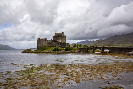 Téléchargez les photos : Belle vue sur le château d'Eilean Donan, Écosse - en image libre de droit