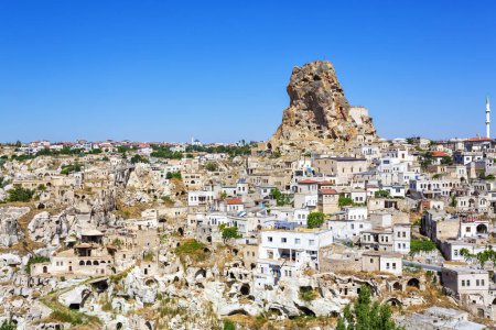 Belle vue sur Ortahisar et son château rocheux, l'un des plus hauts points de Cappadoce