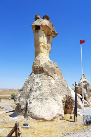 Téléchargez les photos : Pasabag, ses célèbres cheminées de fées dans la vallée de Goreme, en Cappadoce, Turquie - en image libre de droit