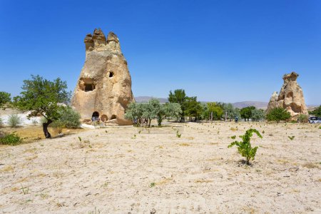 Téléchargez les photos : Pasabag, ses célèbres cheminées de fées dans la vallée de Goreme, en Cappadoce, Turquie - en image libre de droit