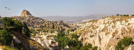 Téléchargez les photos : Belle vue sur l'Uchisar et le parc national de Goreme en Cappadoce, Turquie - en image libre de droit