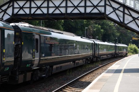 Téléchargez les photos : Bodmin, Cornwall, Royaume-Uni - 13 juin. Train à grande vitesse GWR à la gare de Bodmin General à Bodmin, Cornouailles le 13 juin 2023 - en image libre de droit