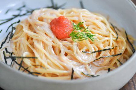 Pasta oder Spaghetti, Mentaiko Sahnesauce Spaghetti oder Mentaiko Sahnesauce Pasta mit Algen