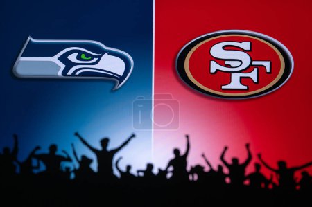 Téléchargez les photos : SAN FRANCISCO, USA, JANUARY 10, 2023: Seattle Seahawks vs. San Francisco 49ers. NFL Wild Card Round 2023, Silhouette of fans supporting the team and cheering for the players during the game. - en image libre de droit