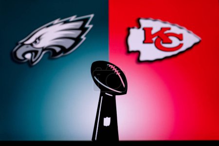 Foto de PHOENIX, USA, 30 JANUARY 3, 2023: Philadelphia Eagles vs. Kansas City Chiefs. Vince Lombardy Trophy before Super Bowl LVII - Imagen libre de derechos