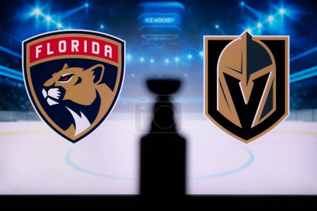 Foto de FLORIDA, EE.UU., 31 de mayo de 2023: Choque por la Copa Stanley: Florida Panthers vs. Vegas Golden Knights - Abrazando la silueta de la gloria del hockey. NHL Finals 2023 Fondo de pantalla - Imagen libre de derechos