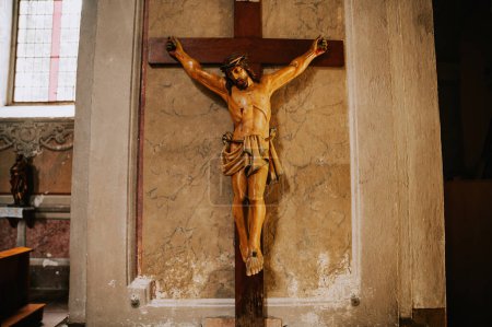 Photo for A poignant and powerful image capturing the profound suffering of Jesus Christ on the cross, a timeless symbol of sacrifice, redemption, and faith - Royalty Free Image