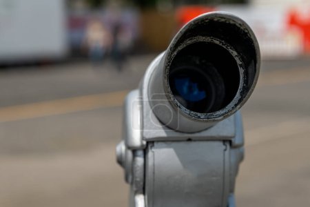 Foto de Un binocular grande con vista desde el frente - Imagen libre de derechos