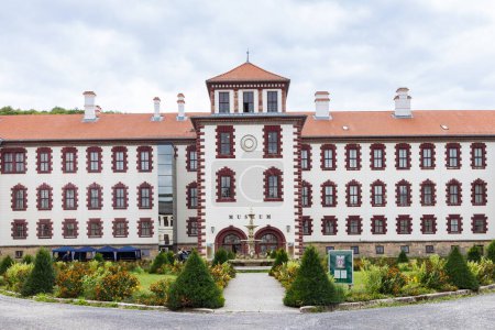 Téléchargez les photos : Meiningen, Allemagne - 15 septembre 2022 : Château Elisabethenburg et parc dans la région de Meiningen Franconia à Thuringen Allemagne - en image libre de droit