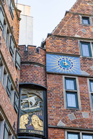 Photo for Bremen, Germany - Novemeber 13, 2022: Glockenspiel House with carrilon and rotating portraits of famous people jingle three times a day in Bremen in Germany - Royalty Free Image