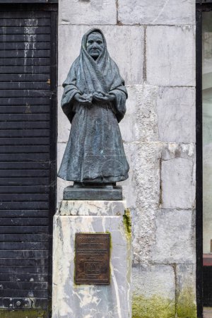 Foto de Cork, Irlanda - 16 de abril de 2023: Estatua del vendedor de cebolla en el centro de Cork en la provincia de Munster en Irlanda Europa - Imagen libre de derechos