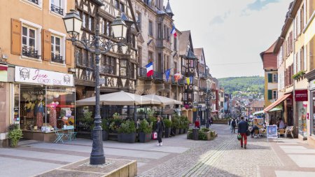 Téléchargez les photos : Saverne, France - 24 mai 2023 : Paysage urbain de Saverne dans le nord de l'Alsace France - en image libre de droit