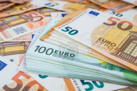 Euro-Banknoten, verschiedene Stückelungen. Euro-Geld. Euro Geld Hintergrund. Euro-Banknoten