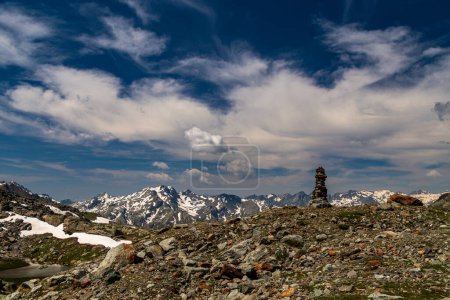 Téléchargez les photos : Journée estivale de trekking dans les montagnes du groupe Rutor, La Thuile - en image libre de droit