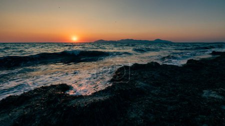 Téléchargez les photos : Bel après-midi à la plage de l'île de Kos, Grèce - en image libre de droit