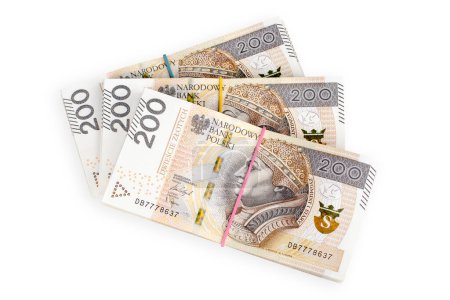 Bündel polierter 200-Zloty-Banknoten von oben. Isoliert auf weiß. Schneidpfad inklusive.