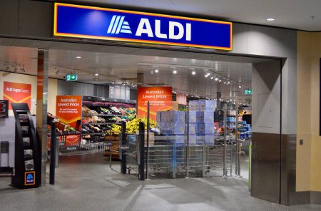 Téléchargez les photos : L'entrée d'un magasin Aldi dans l'ouest de Sydney, Australie. fév. 2024. - en image libre de droit