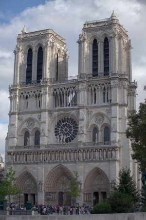 Foto de El notre - Dame de paris catedral - Imagen libre de derechos