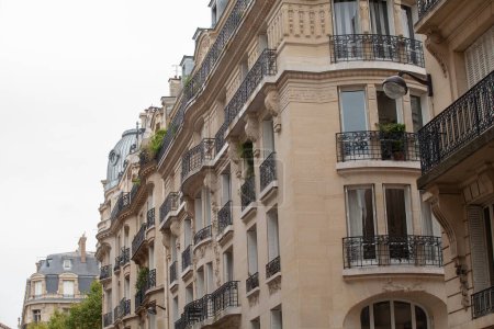 Téléchargez les photos : Belles rues, bâtiments et architecture de Paris, France - en image libre de droit