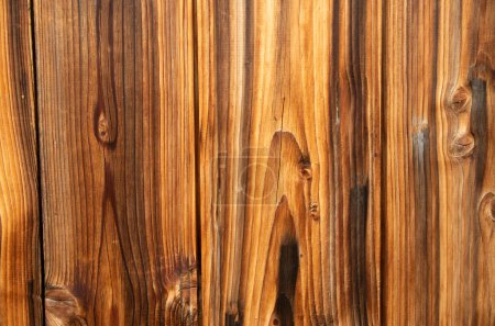 Téléchargez les photos : Vieux mur en bois brun clair proche u - en image libre de droit