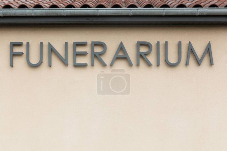 Téléchargez les photos : Funérarium en France appelé funérarium en langue française - en image libre de droit