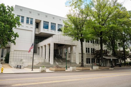 Foto de Chattanooga, Tennessee, EE.UU. - 13 de mayo de 2022: El Edificio de Tribunales del Condado de Hamilton ubicado en el distrito céntrico - Imagen libre de derechos