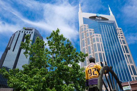 Foto de Nashville, Tennessee - 9 de mayo de 2022: Vista panorámica del centro de la ciudad desde el Auditorio Ryman con arquitectura moderna - Imagen libre de derechos