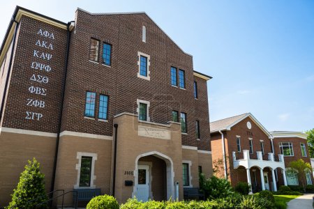 Foto de Nashville, Tennessee, Estados Unidos - 10 de mayo de 2022: Casas de fraternidad en el campus de la Universidad Vanderbilt ubicado en el distrito oeste - Imagen libre de derechos