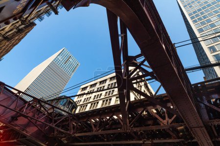 Foto de Tren y vía de bucle elevado Vintage en el centro de Chicago - Imagen libre de derechos