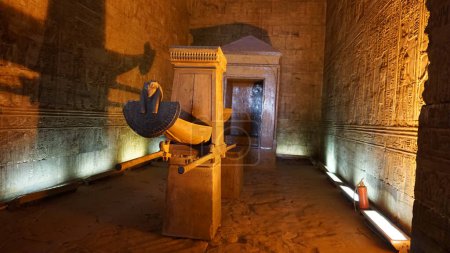 Téléchargez les photos : Edfou, Égypte, 13 juillet 2022 : vues d'un temple à Edfou, Égypte - en image libre de droit