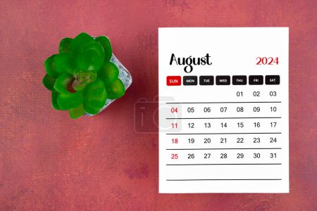 Kalenderblatt für August 2024 und Zimmerpflanze auf Retro-Hintergrund, Planungskonzept.