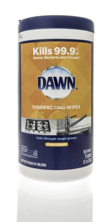 Téléchargez les photos : Winneconne, WI - 23 décembre 2023 : Un paquet de lingettes désinfectantes Dawn sur un fond isolé. - en image libre de droit