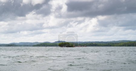 Madol Duwa îles le ciel nuageux paysage