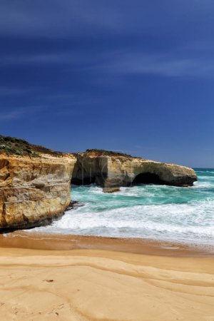 London Bridge, a famous rock arch in the Port Campbell National Park at the Great Ocean Road in Victoria, Australia.