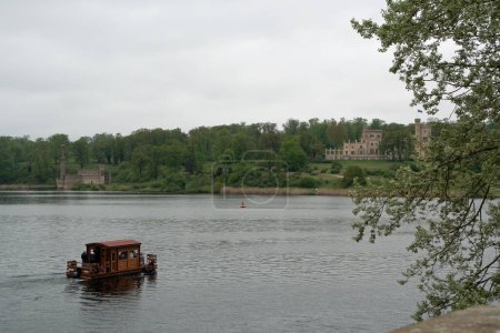 Téléchargez les photos : Paysage de vue sur la rivière depuis le pont des espions de Glienecke à Potsdam Brandebourg Allemagne - en image libre de droit