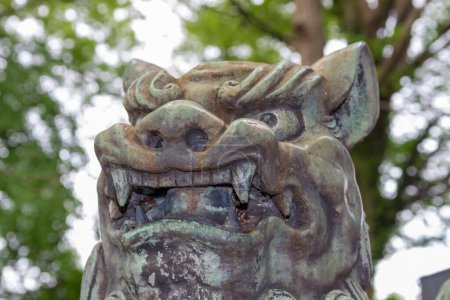 Foto de Komainu, o perro león, estatua en Asanogawa inari jinja, Kanazawa, Japón. - Imagen libre de derechos