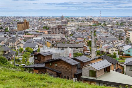 Blick auf die Stadt Kanazawa vom Daijouji Hill Park nach Westen in Richtung Japanisches Meer.