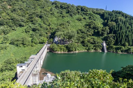 Barrage d'Uchikawa, préfecture d'Ishikawa, ouest du Japon. Le barrage assure le contrôle des inondations et la production d'électricité.