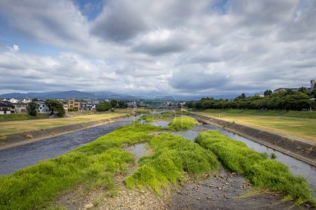 Blick auf den Saigawa-Fluss, Kanazawa, Ishikawa, Japan.