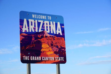 Téléchargez les photos : Bienvenue à Arizona signer à la frontière de l'Utah sur US 89A - en image libre de droit