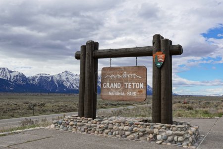 Téléchargez les photos : Panneau d'entrée du parc national Grand Teton - en image libre de droit