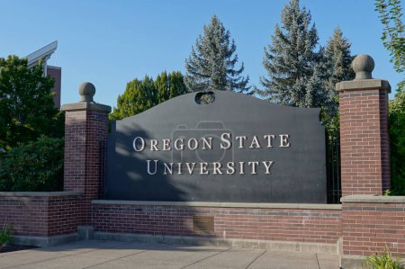 Foto de Oregon State University es una universidad pública de investigación de tierras con sede en Corvallis, Oregón fundada en 1868.. - Imagen libre de derechos