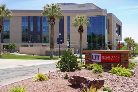 Téléchargez les photos : Utah Tech University campus signe. Utah Tech University, anciennement connu sous le nom Dixie State University, est une université publique à St. George, Utah. - en image libre de droit